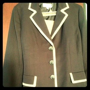 SOLD-- Le Suite Size 18